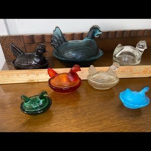 Set of vintage hens on nest